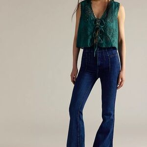 FREE PEOPLE - Jayde flare Jean. Night sky blue. SZ 25